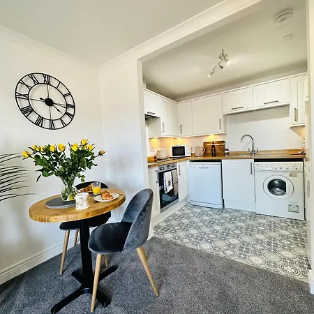 Kilmartin Court Apartments - No3 By The Sea & No2 With A View - Free Parking Oban Exterior photo