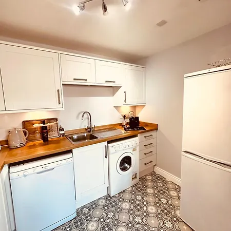 Kilmartin Court Apartments - No3 By The Sea & No2 With A View - Free Parking Oban Exterior photo