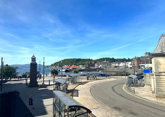 Kilmartin Court Apartments - No3 By The Sea & No2 With A View - Free Parking