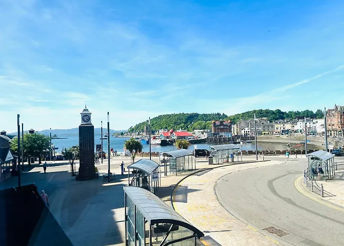 Kilmartin Court Apartments - No3 By The Sea & No2 With A View - Free Parking