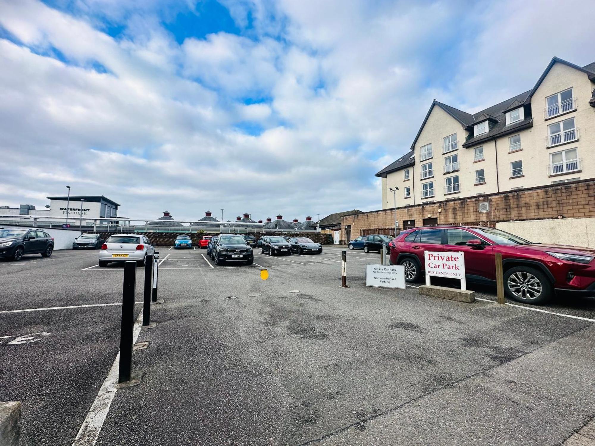 Apartment Kilmartin Court - No3 By The Sea & No2 With A View - Free Parking Oban