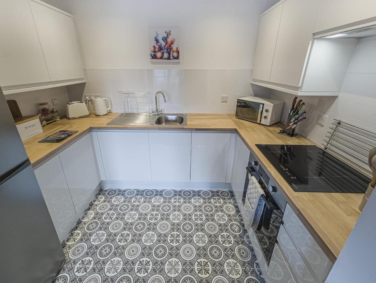 Kilmartin Court - No3 By The Sea & No2 With A View - Free Parking Oban