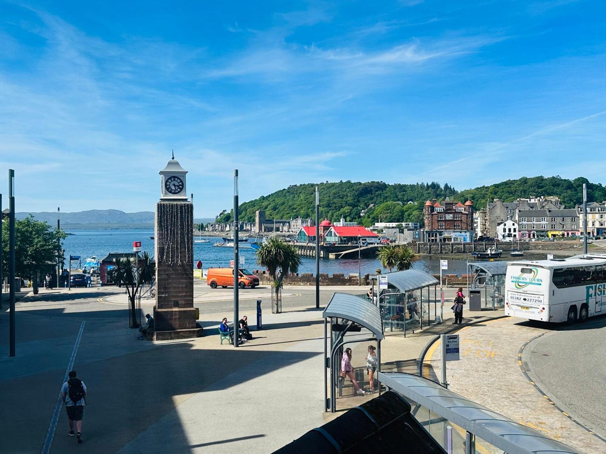 Kilmartin Court - No3 By The Sea & No2 With A View - Free Parking Apartment