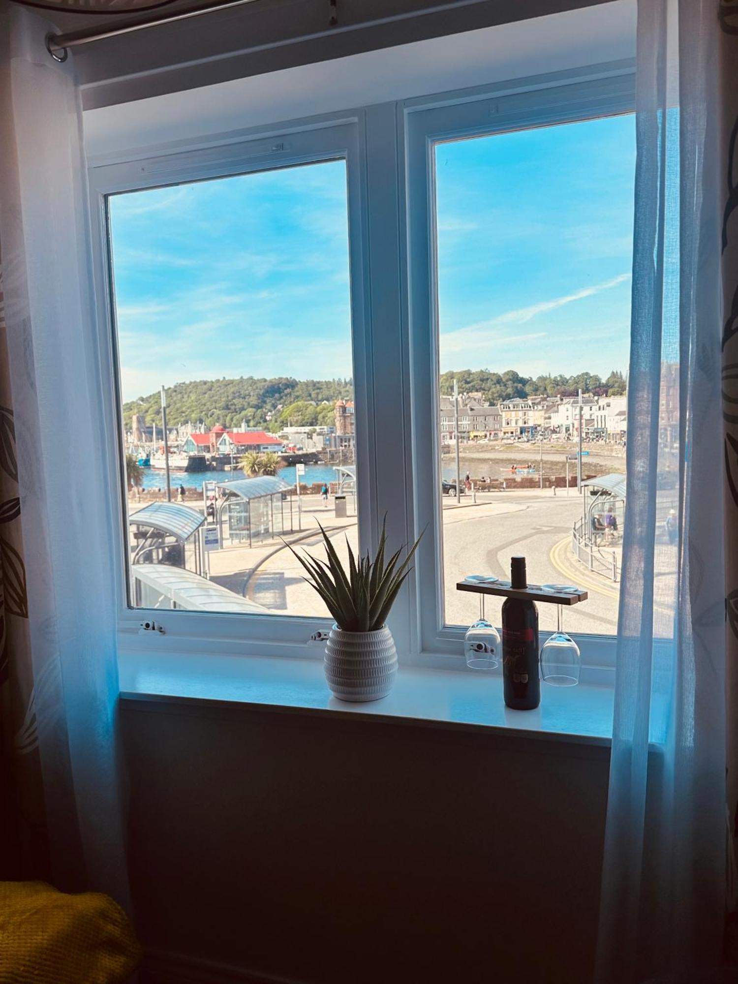 Kilmartin Court - No3 By The Sea & No2 With A View - Free Parking