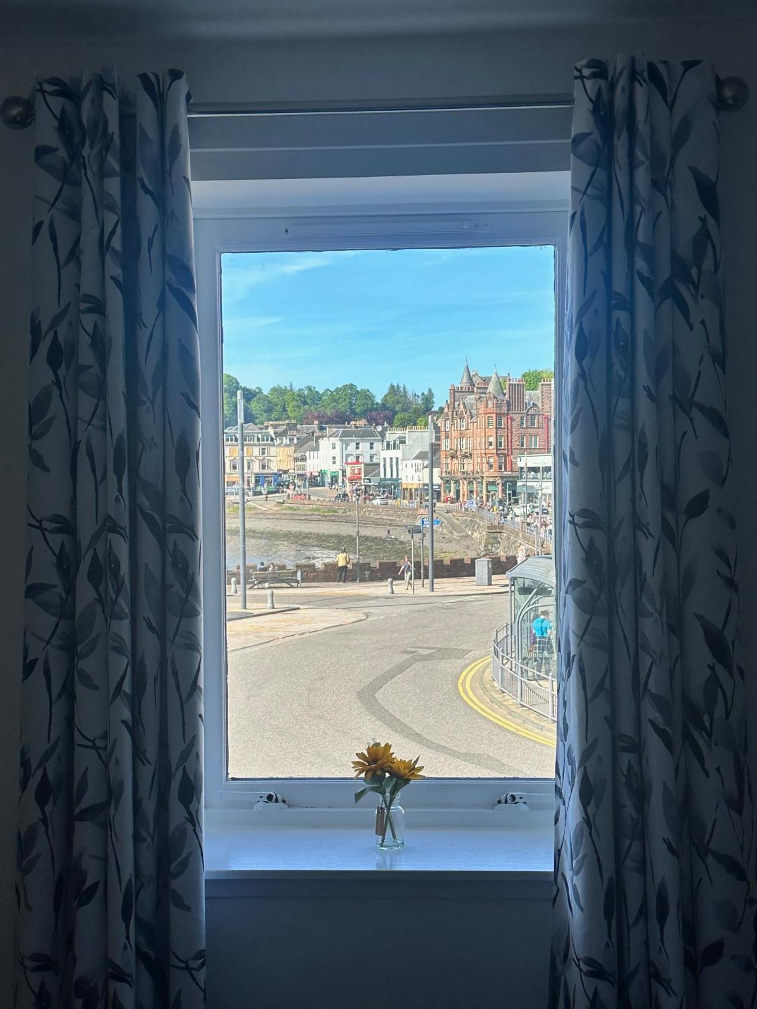 Kilmartin Court - No3 By The Sea & No2 With A View - Free Parking